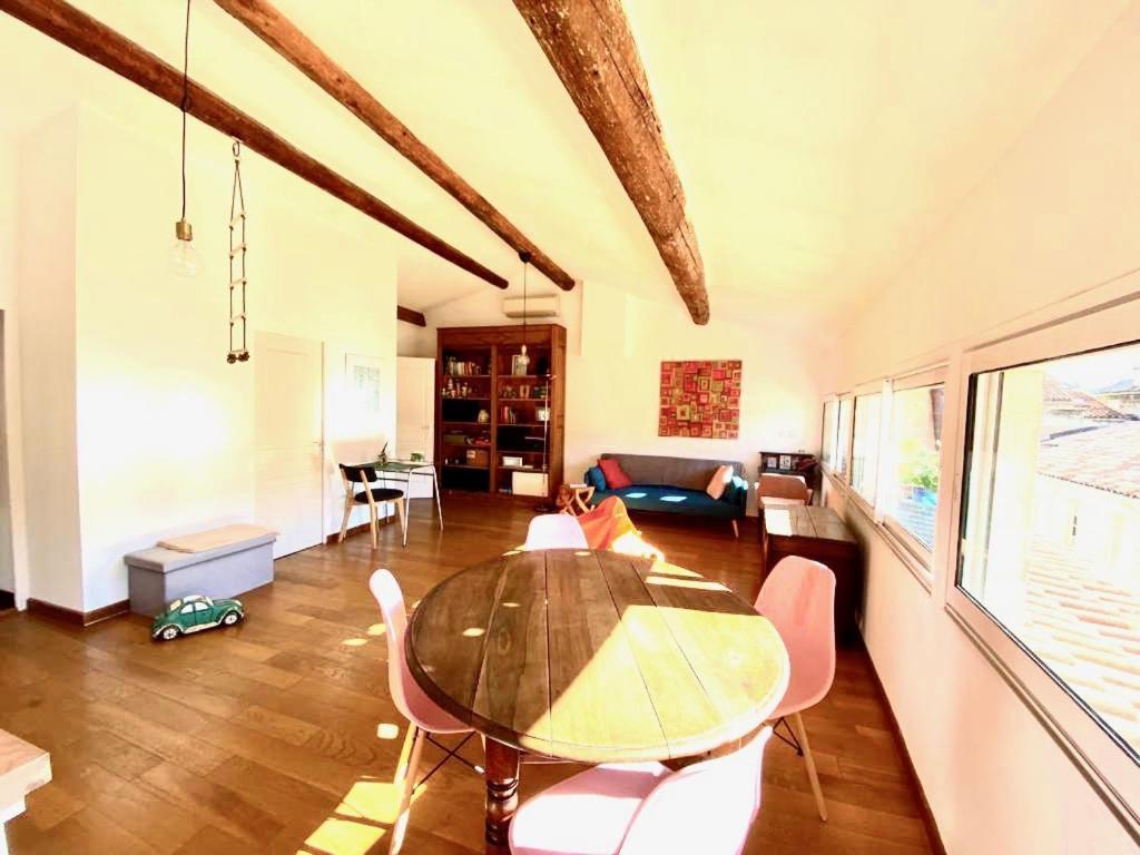 A Spacious, Sunny & Calm Loft In Avignon's Heart Avignon