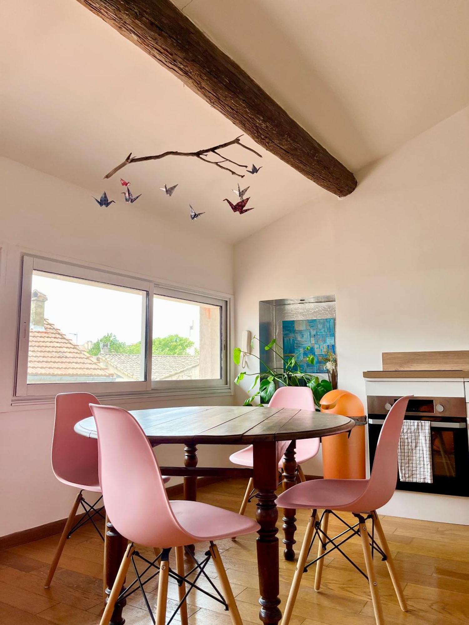 A Spacious, Sunny & Calm Loft In Avignon's Heart *
